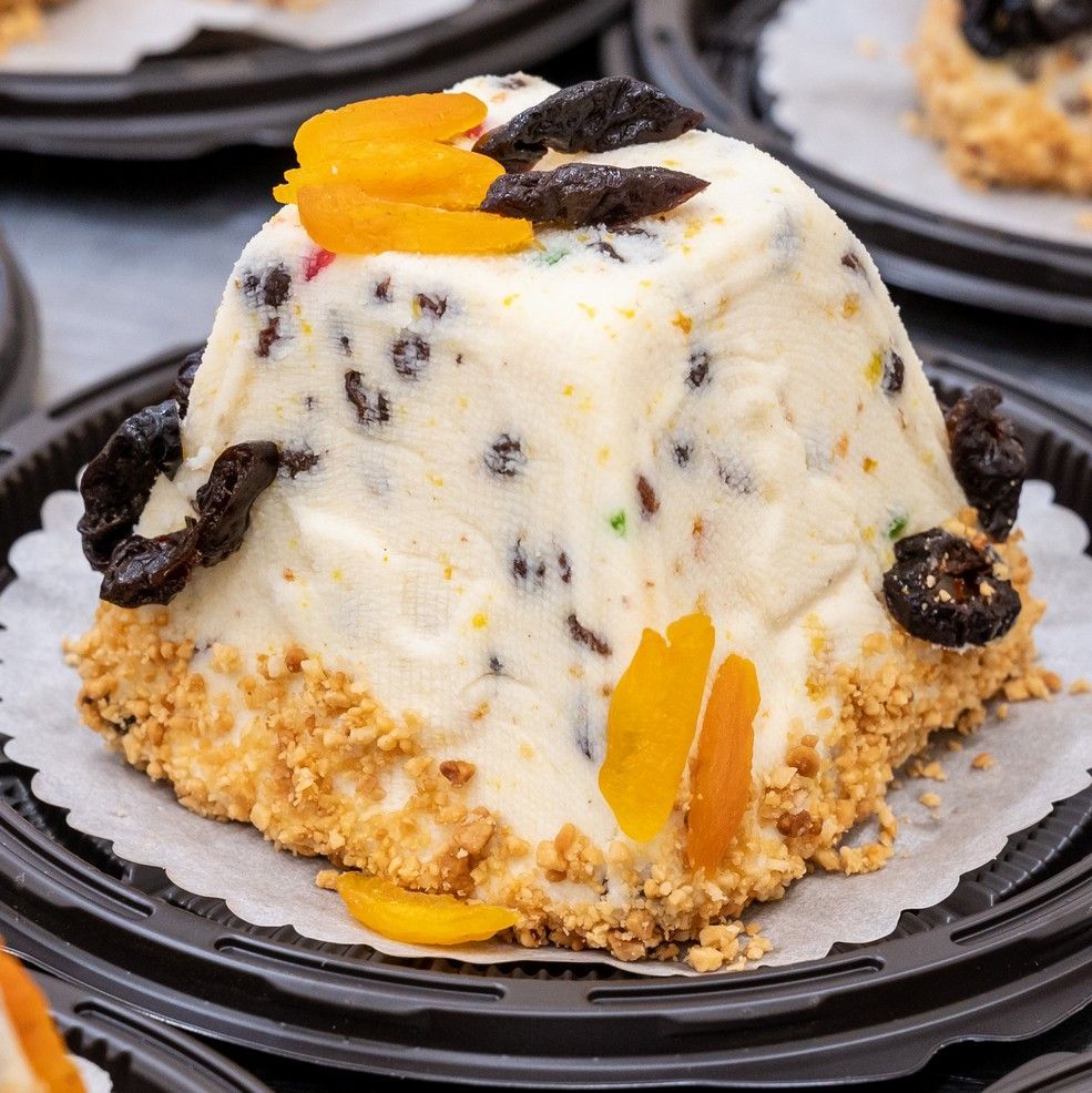 Пасха красная идет!